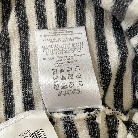 { BCBG Max Azria Top } Striped Sweatshirt With Shoulder Cut Outs Eznei - Picture 6 of 9